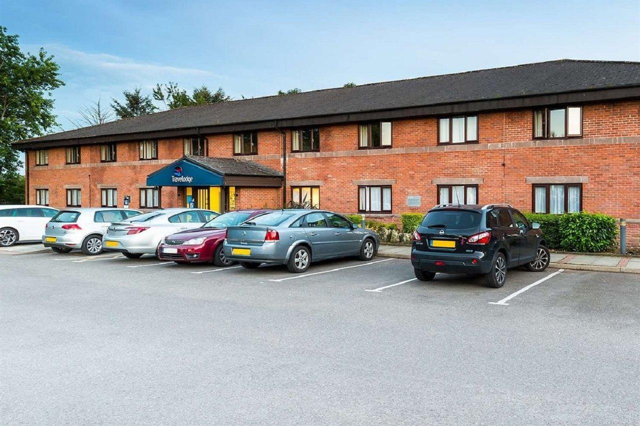 Premier Inn Dumfries Bagian luar foto